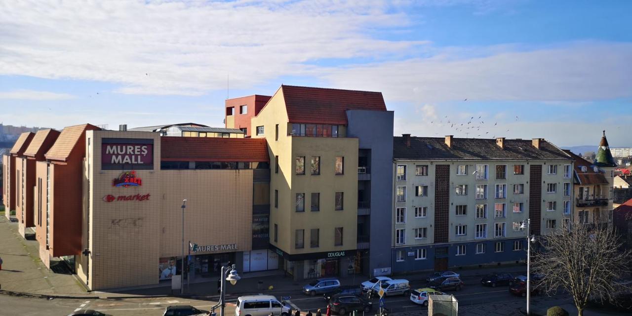 Center Diamond Apartment Targu-Mures Bagian luar foto